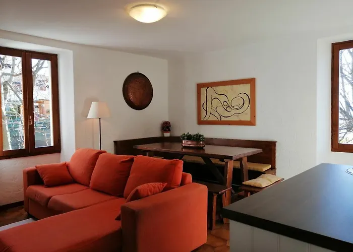 Casa Bucaneve & Ciclamino Apartment Gravedona