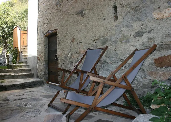 Casa Bucaneve & Ciclamino Apartment Gravedona